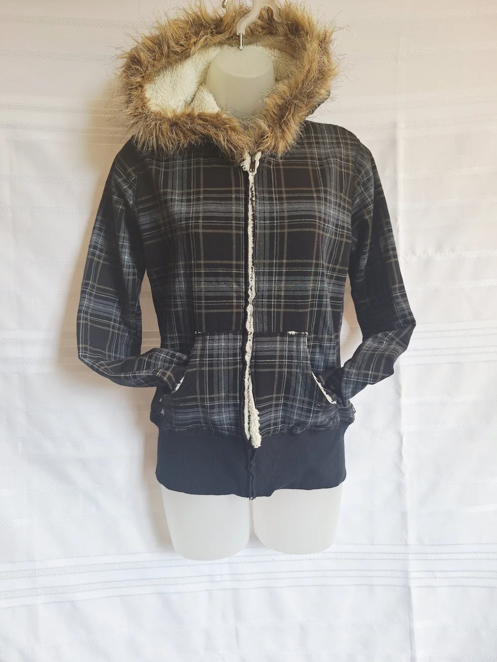 💙L.A. Kitty Black Plaid Sherpa-Lined Bomber Jacket Faux-Fur Hood 🤍SMALL